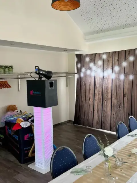 Fotobox-Mosaik-Wand mit hunderten Eventfotos