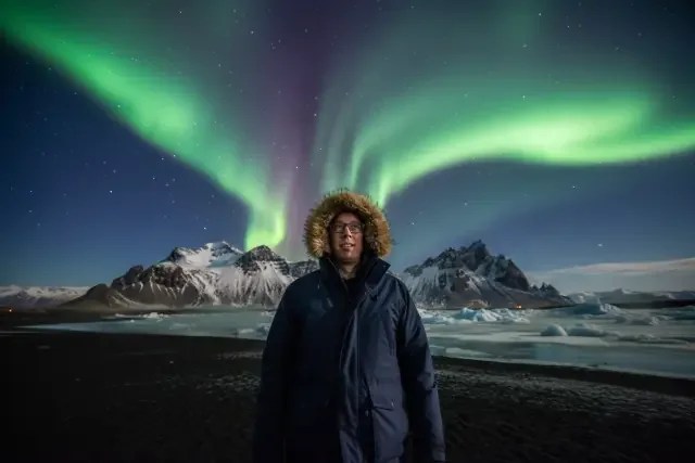KI-Stil: Island Polarlicht